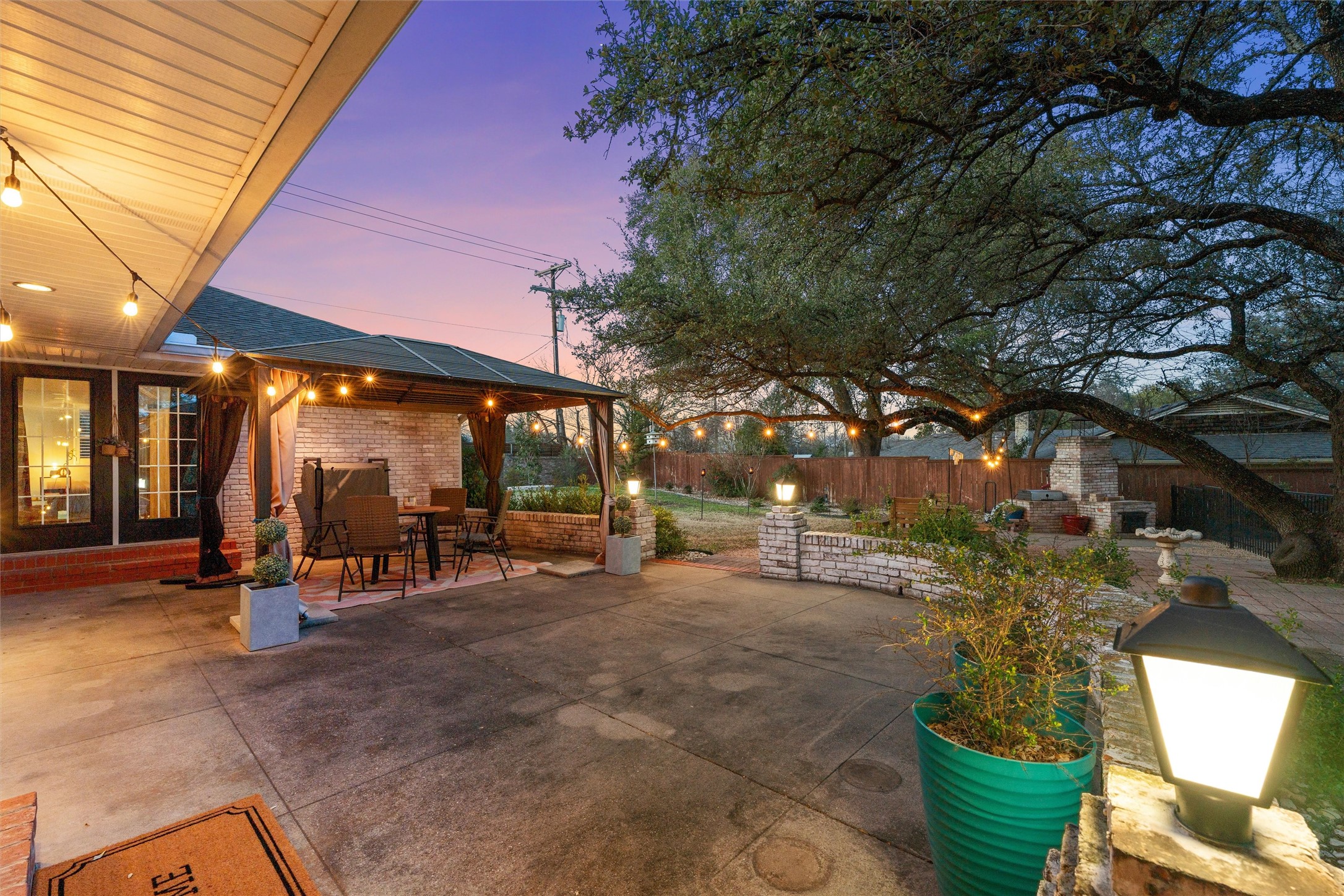 2717 Wooded Acres Drive Waco TX 76710