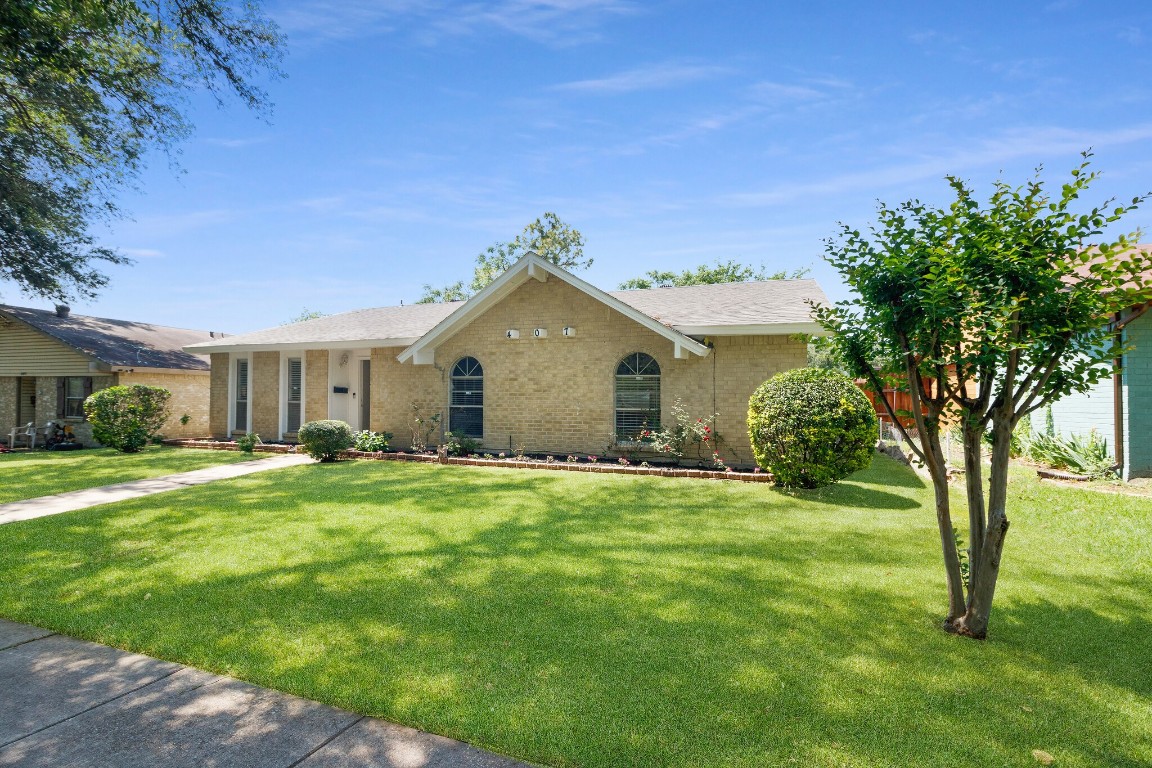 407 Ivy Way Garland TX 75043