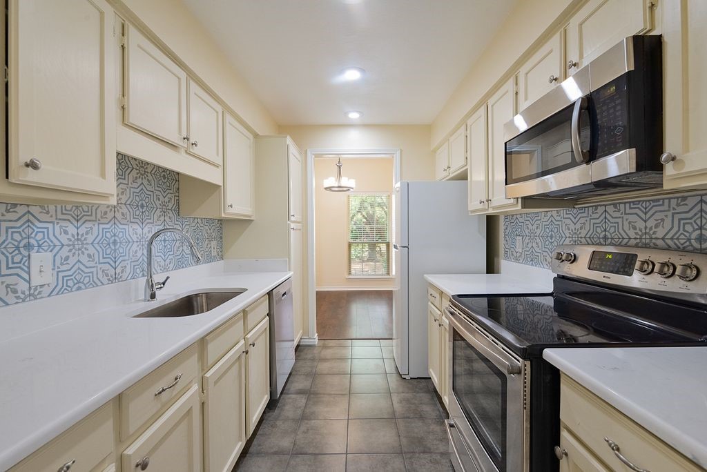 8600 Coppertowne Lane Dallas TX 75243