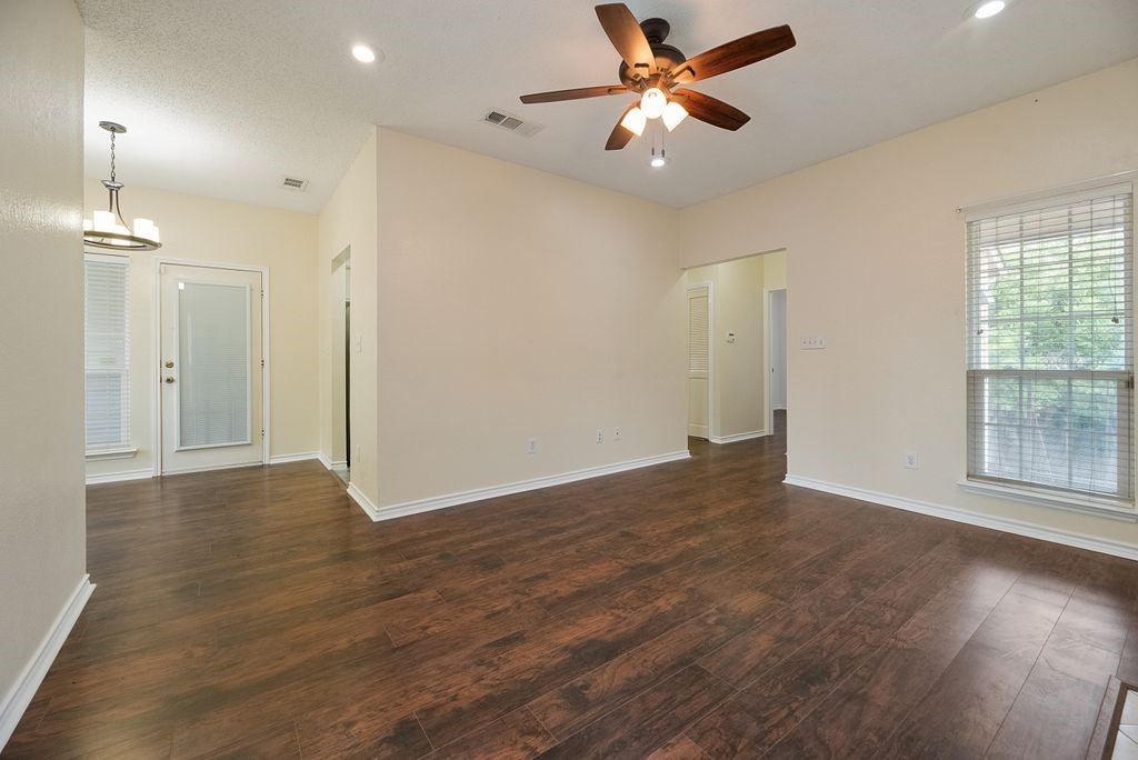 8600 Coppertowne Lane Dallas TX 75243