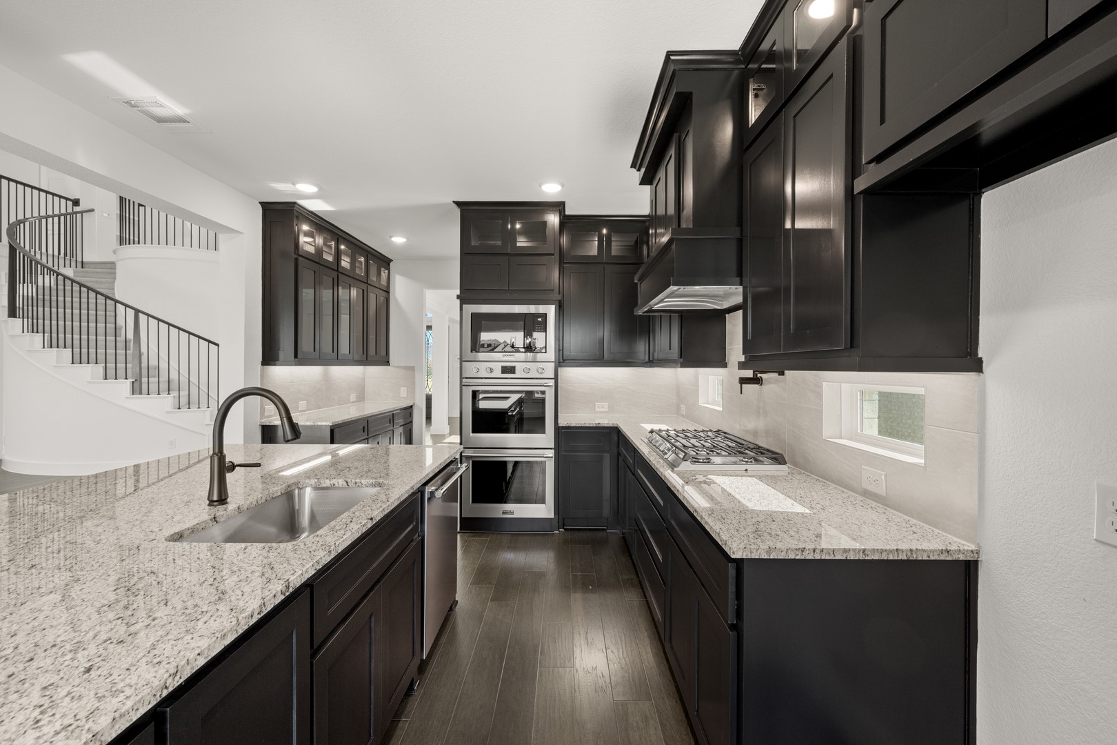2544 Baypoint Drive Grand Prairie TX 75054