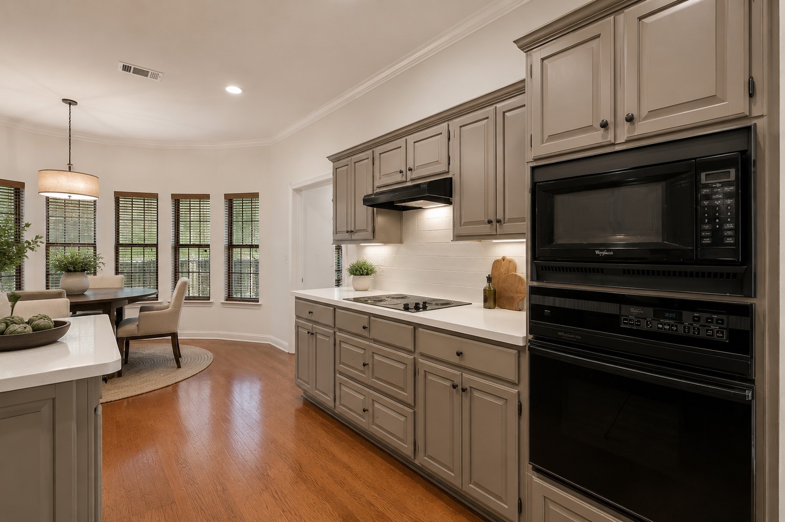 413 Lincoln Oaks Drive Burleson TX 76028