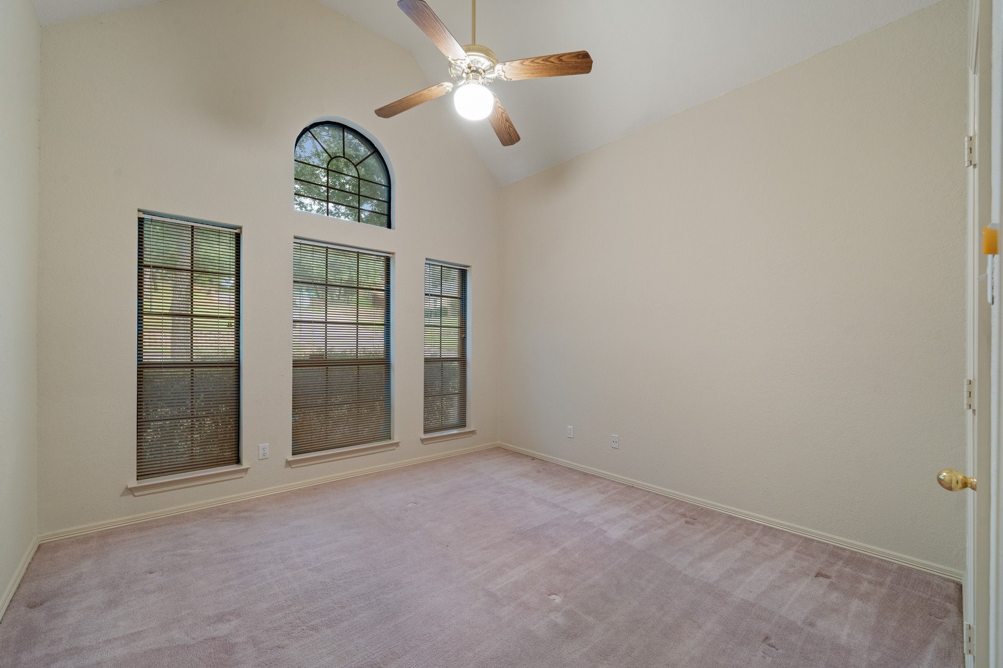 413 Lincoln Oaks Drive Burleson TX 76028