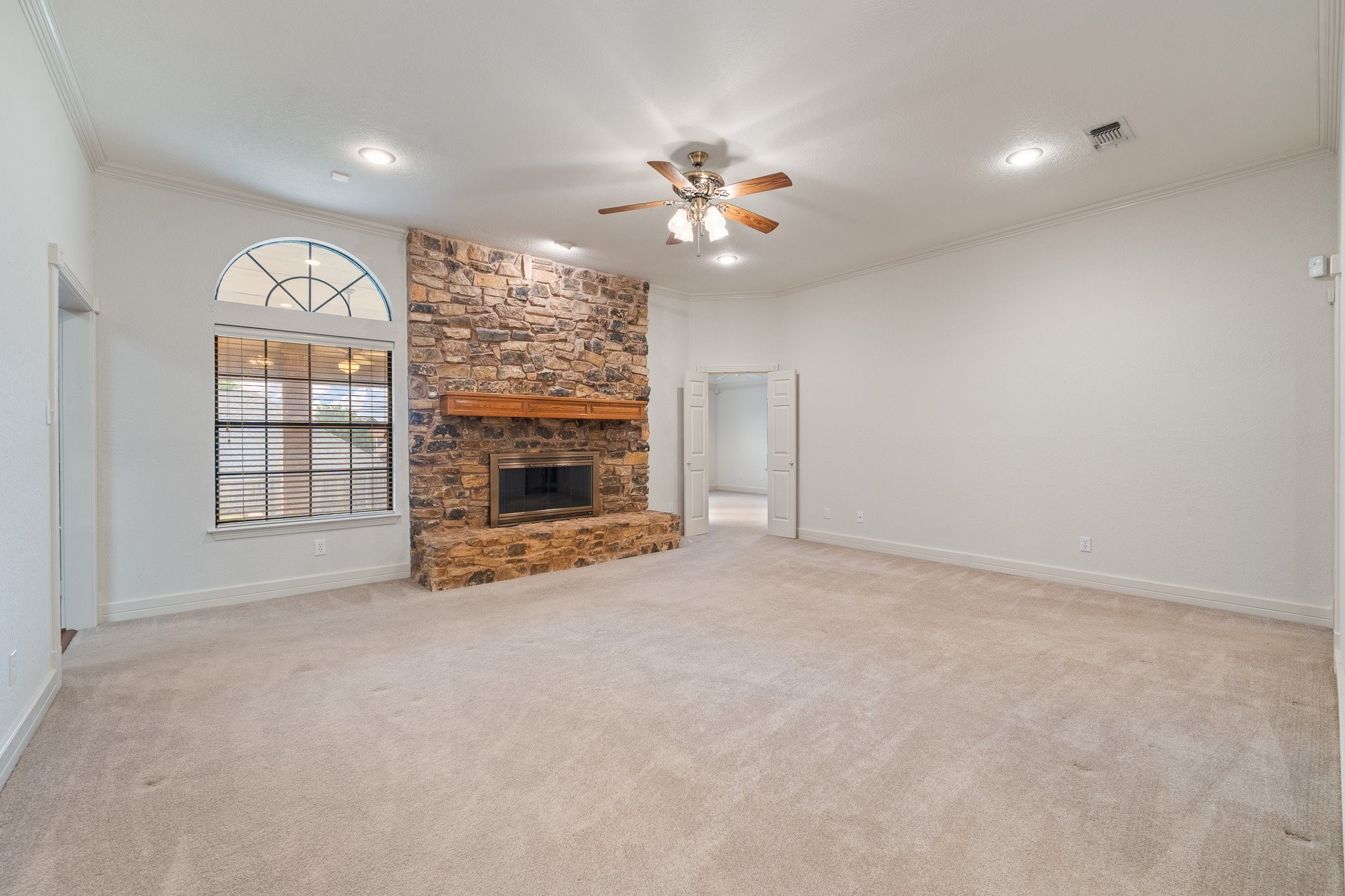 413 Lincoln Oaks Drive Burleson TX 76028