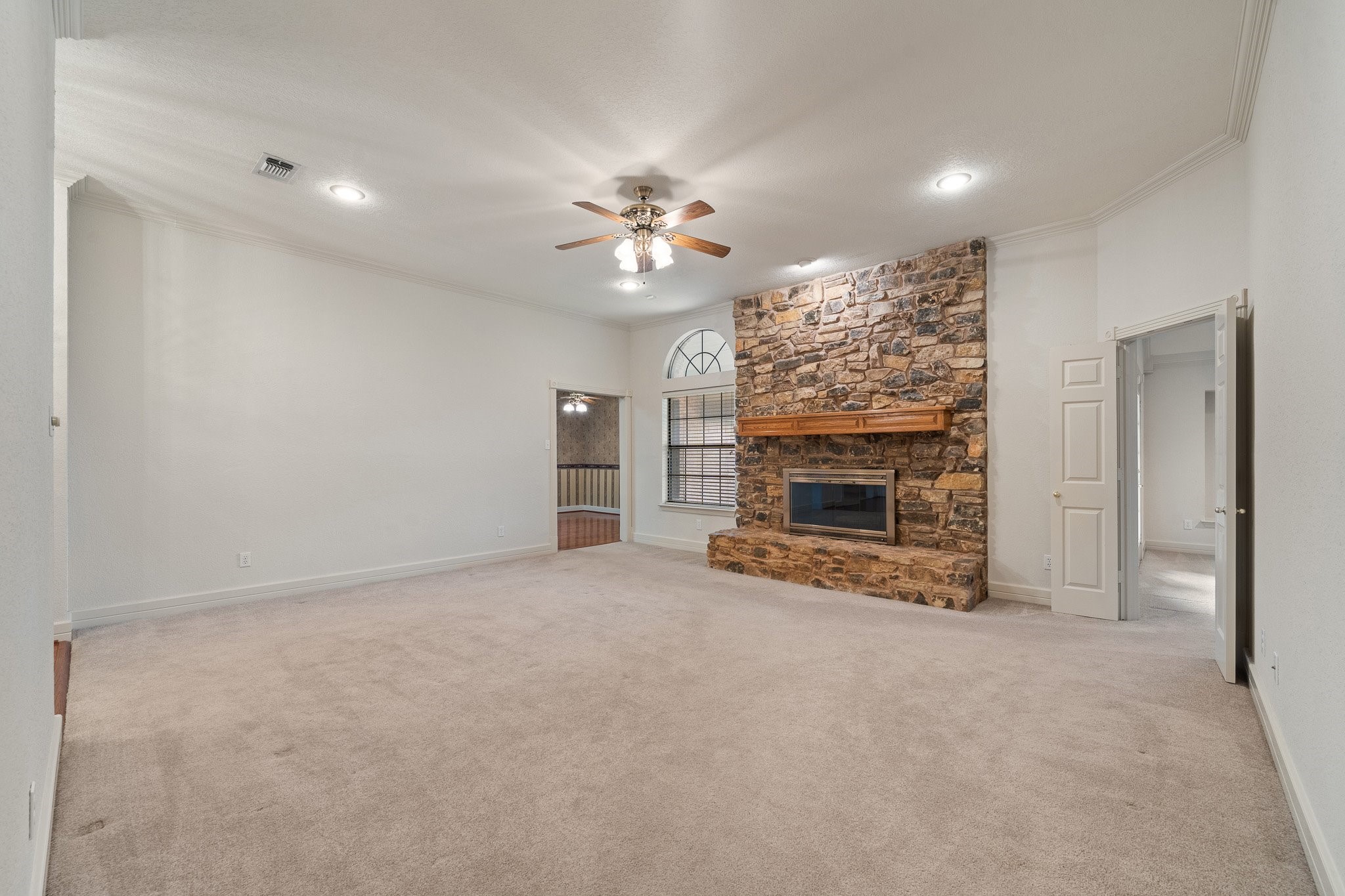 413 Lincoln Oaks Drive Burleson TX 76028