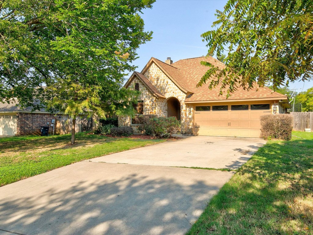 208 Bullard Street Weatherford TX 76086