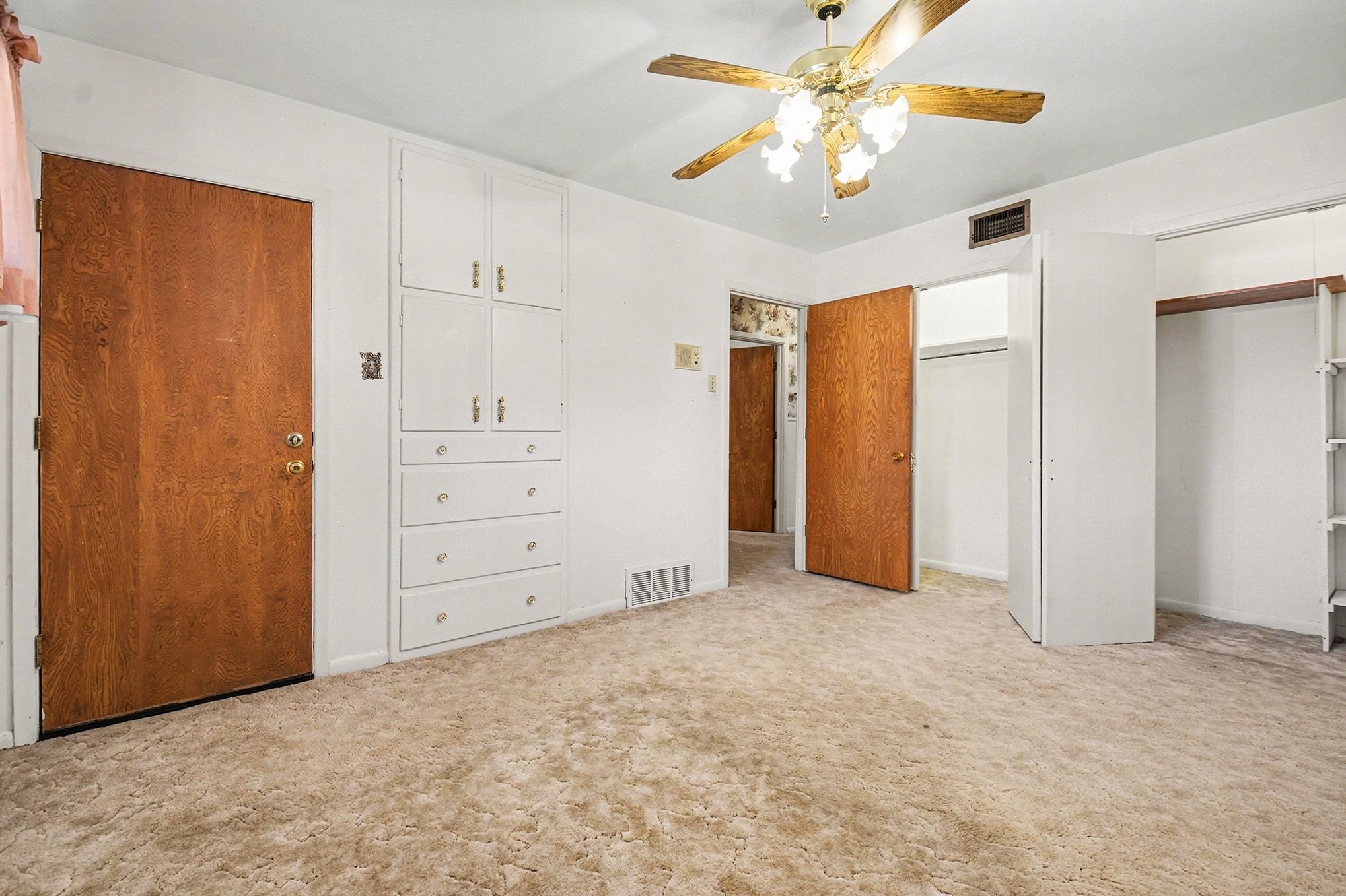215 E Huitt Lane Euless TX 76040