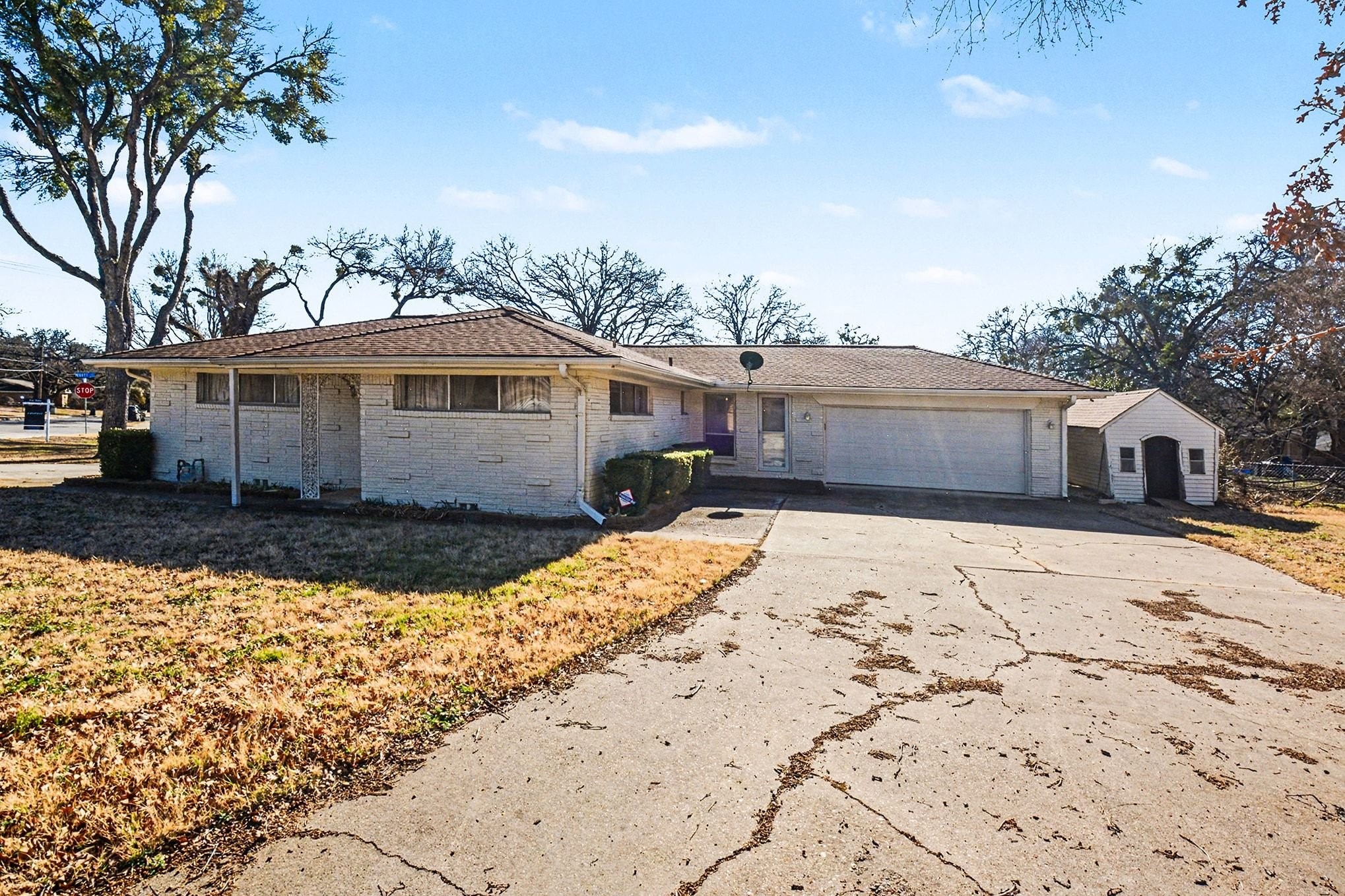 215 E Huitt Lane Euless TX 76040