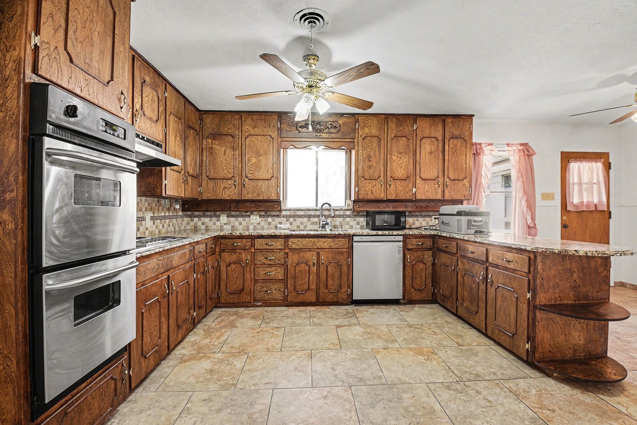 215 E Huitt Lane Euless TX 76040
