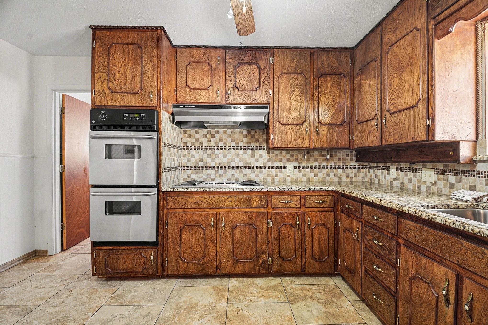 215 E Huitt Lane Euless TX 76040