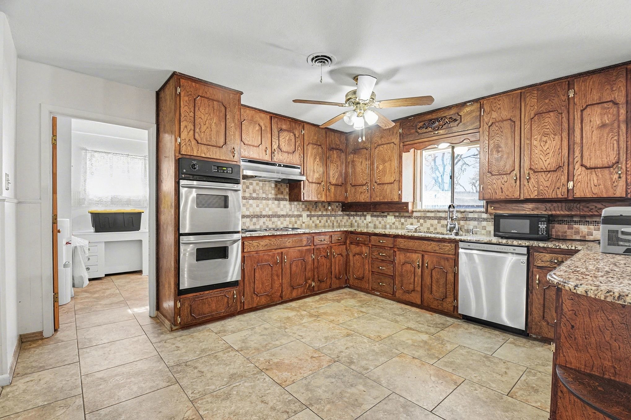 215 E Huitt Lane Euless TX 76040