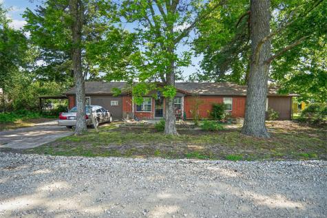 615 W North Street Blossom TX 75416