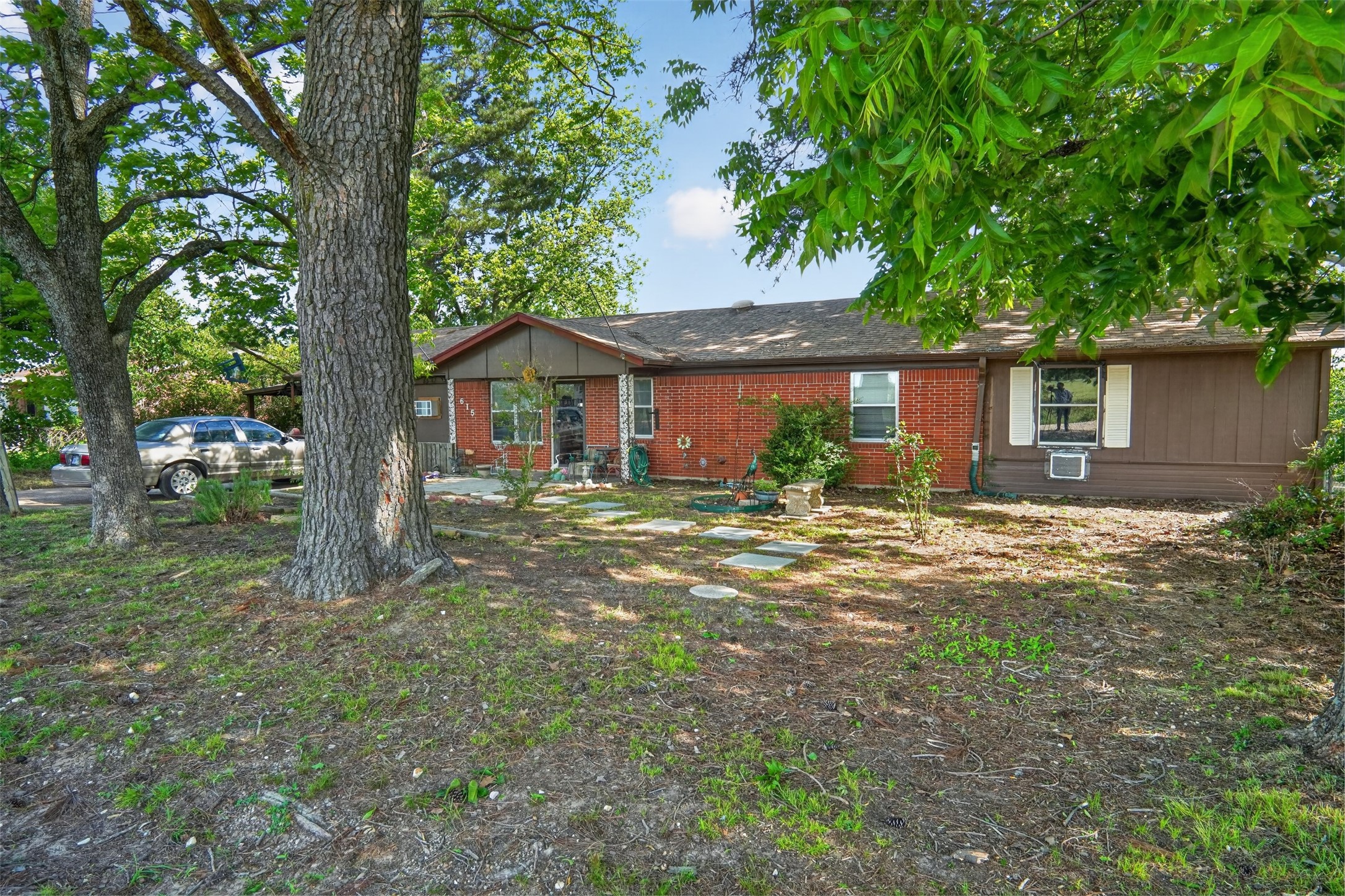 615 W North Street Blossom TX 75416