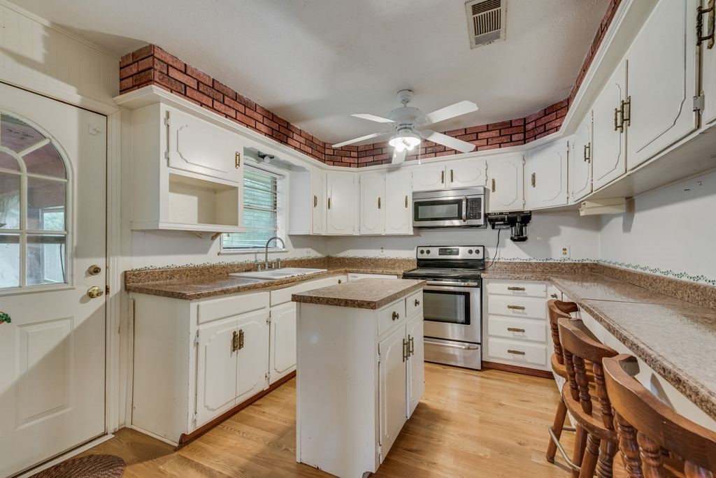305 W 2nd North Street Kaufman TX 75142
