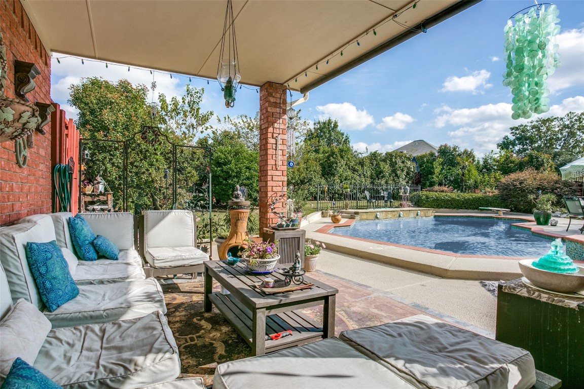 2302 York Court Carrollton TX 75006