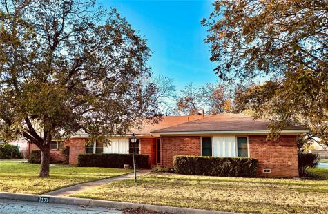 1103 W 21st Street Clifton TX 76634