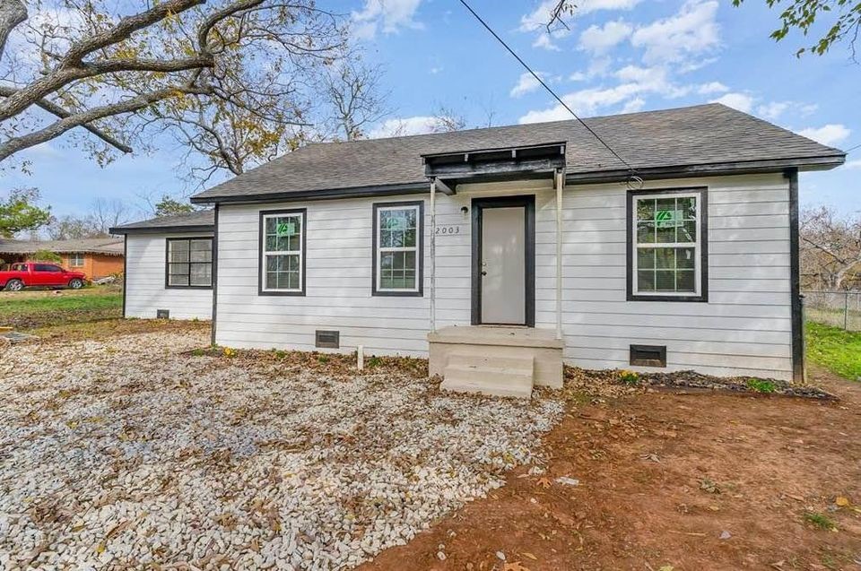 2003 W Bond Street Denison TX 75020