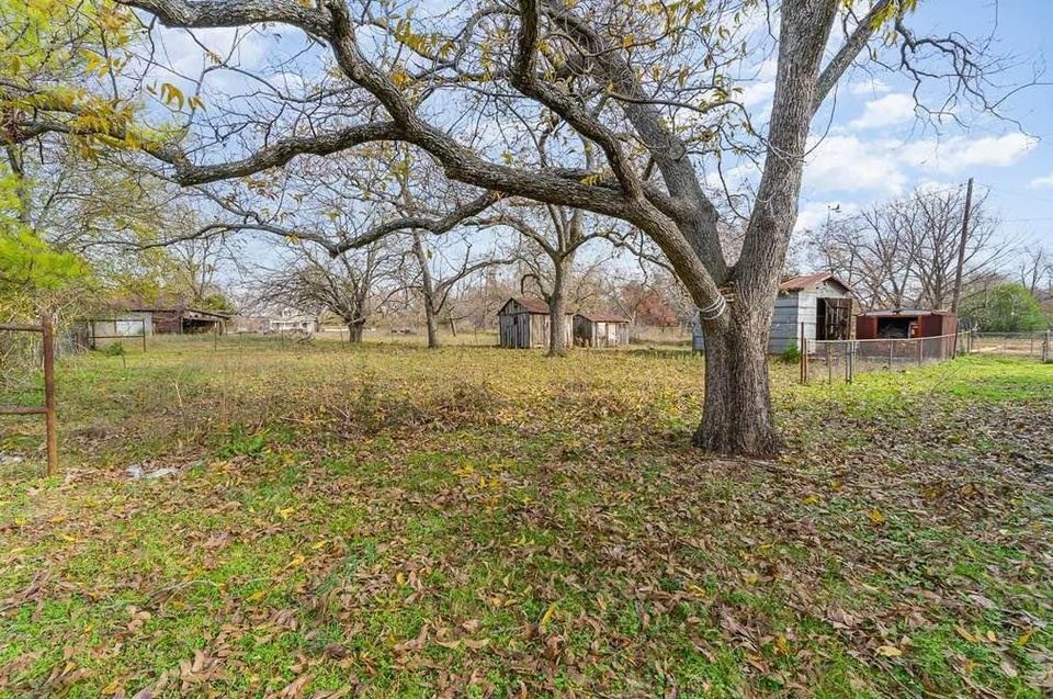 2003 W Bond Street Denison TX 75020