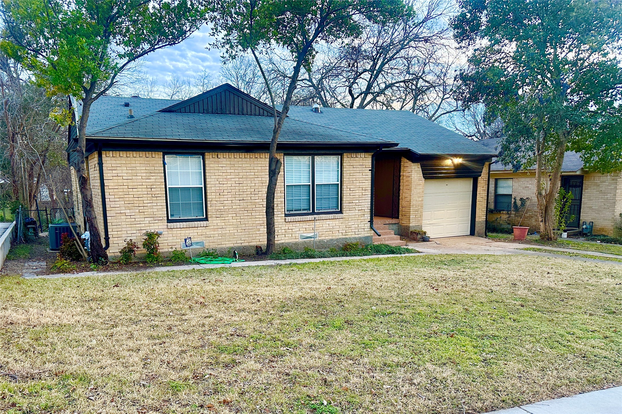 3306 James Drive Dallas TX 75227