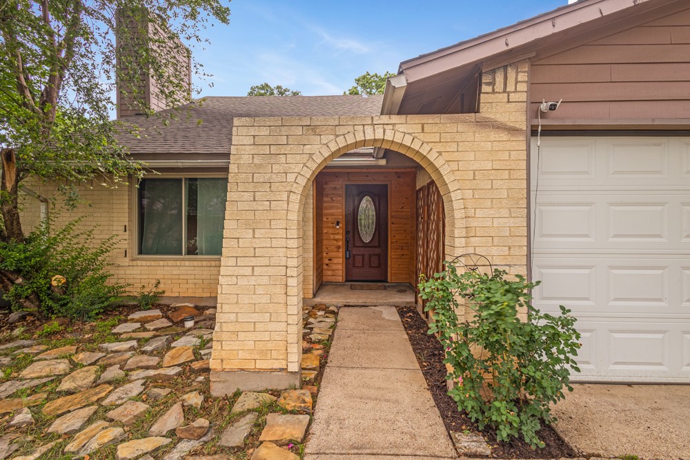 1307 Shady Hollow Euless TX 76039