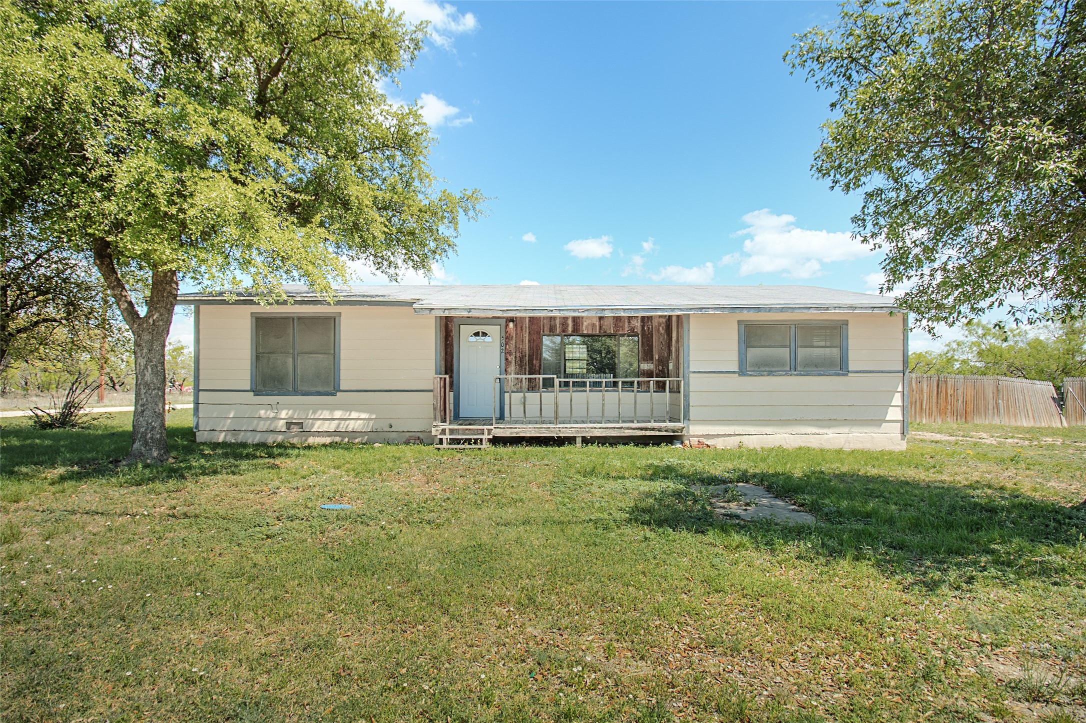 502 Barnett Street Eden TX 76837