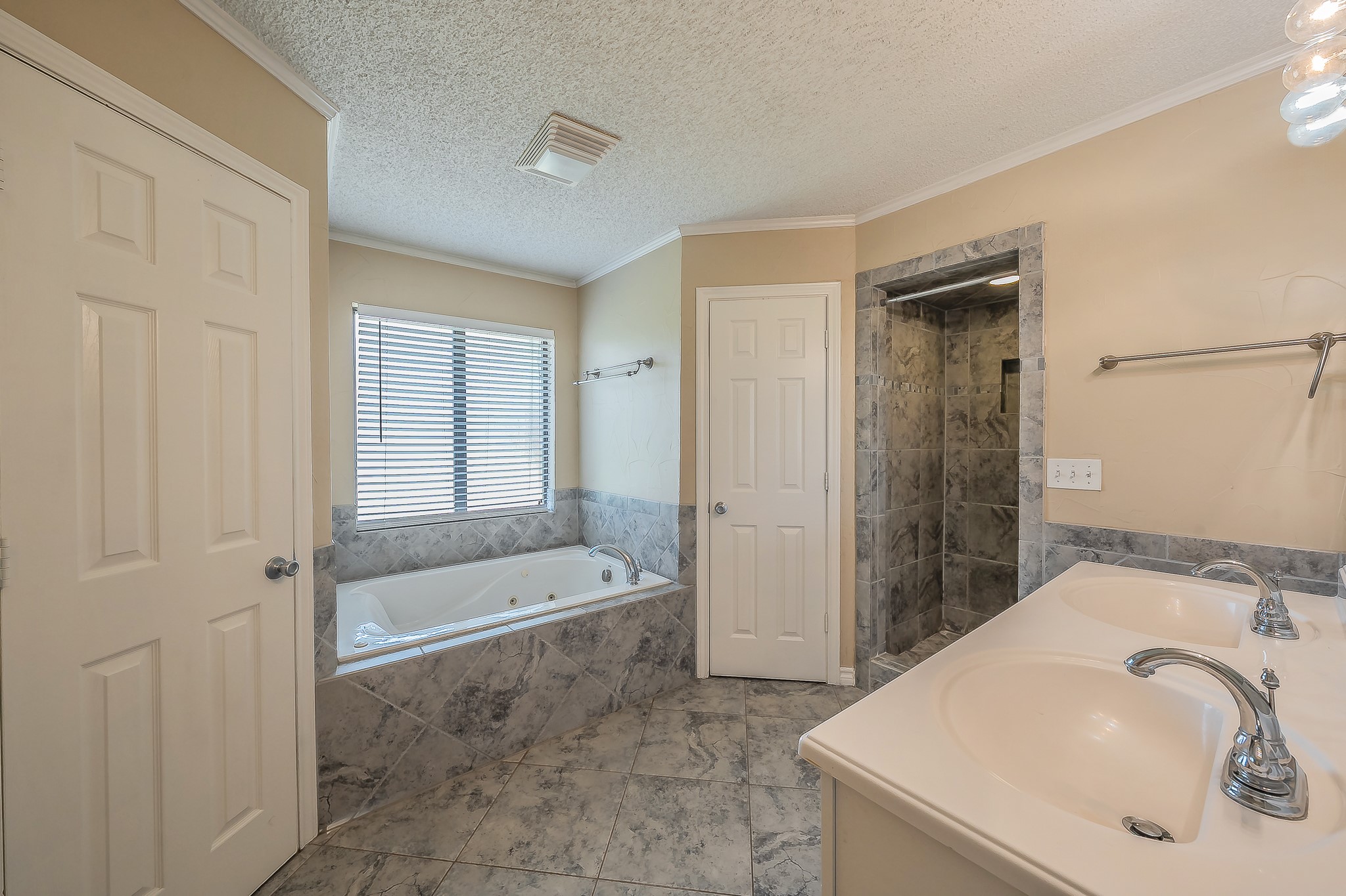 641 Park Lane Highland Village TX 75077