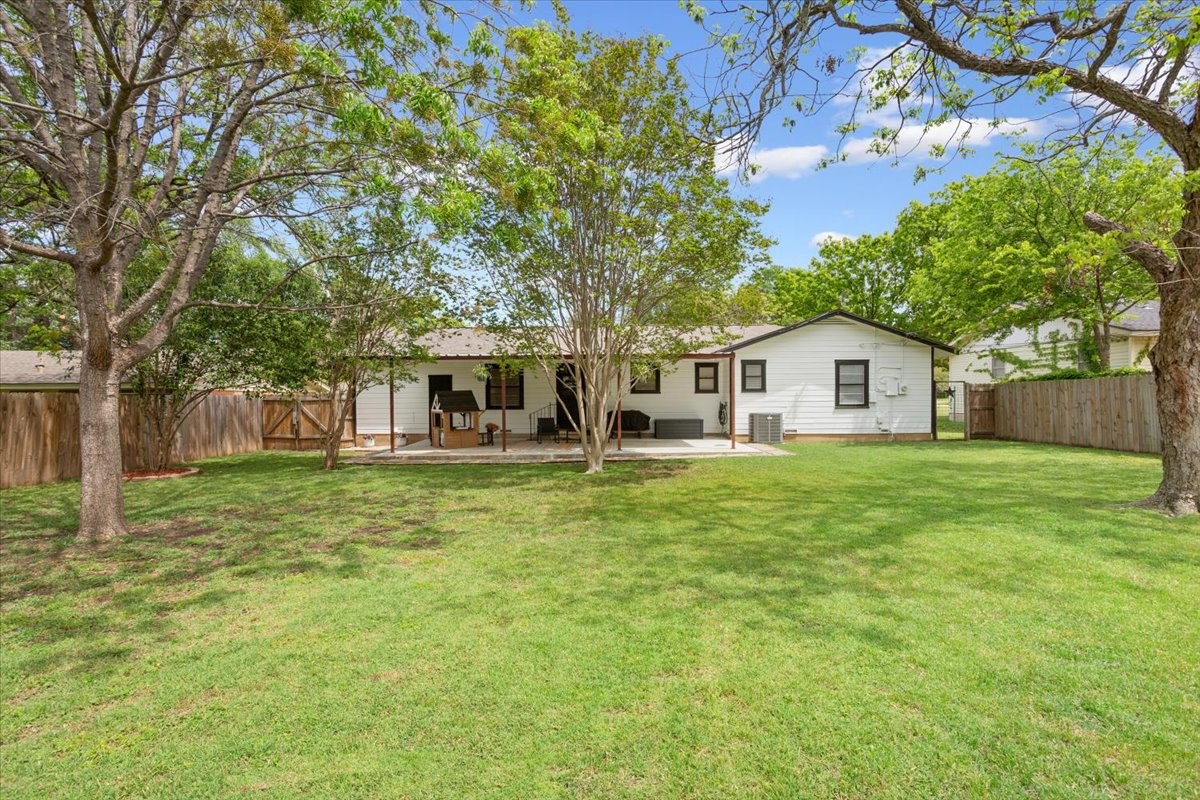 2208 N 51st Street Waco TX 76710