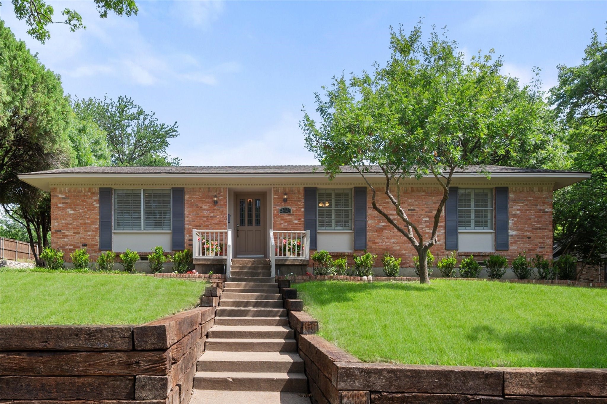 9923 Knoll Krest Drive Dallas TX 75238