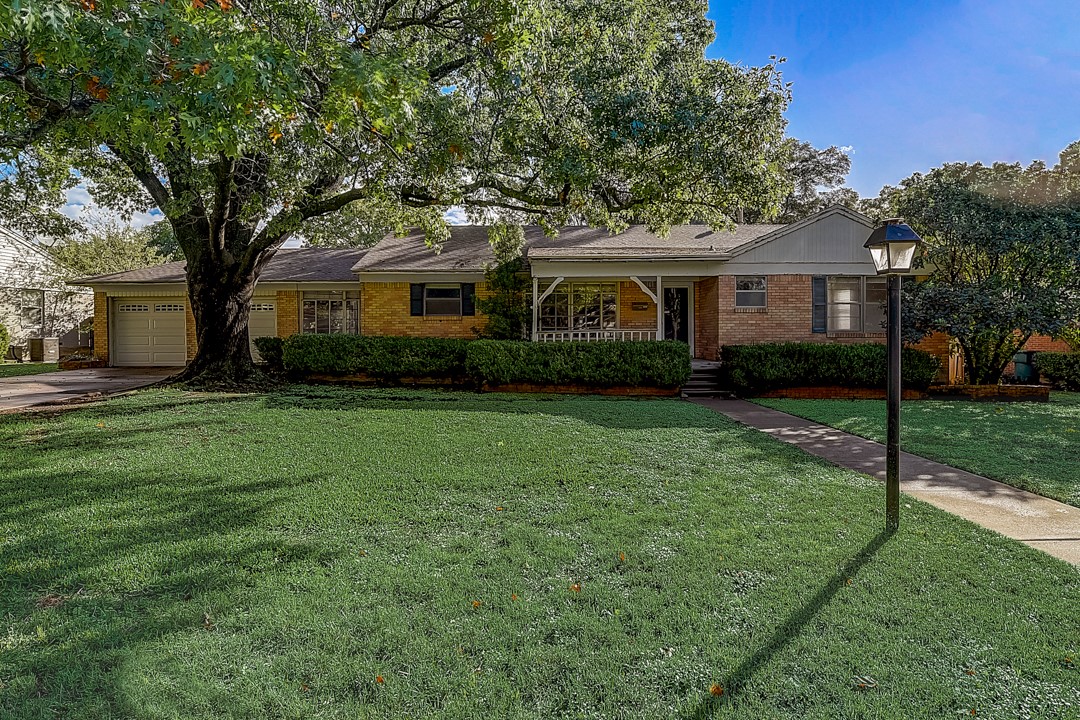 3921 Clayton Road W Fort Worth TX 76116