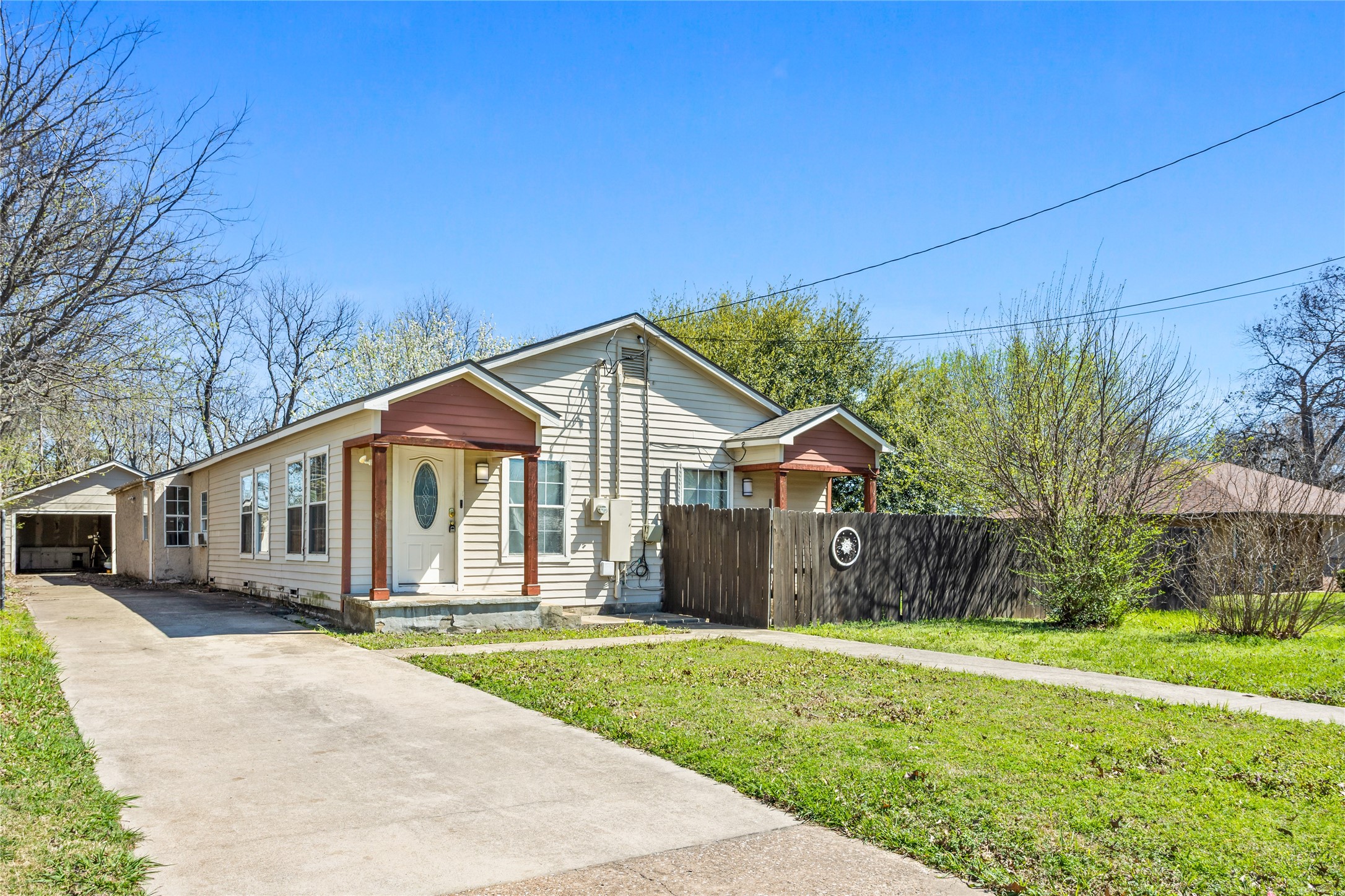 1115 S Hazelwood Street Sherman TX 75090