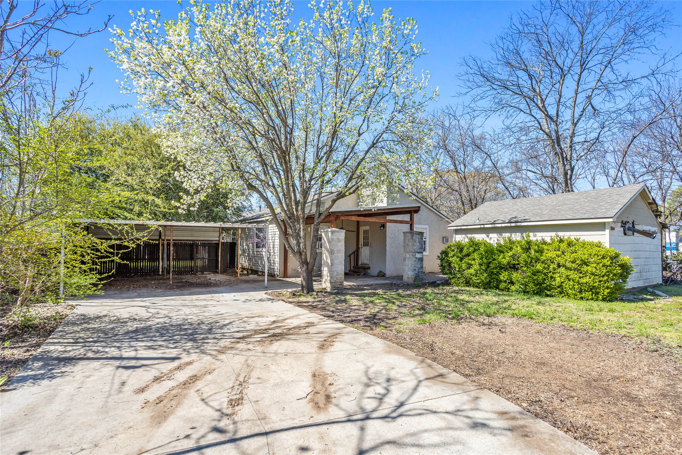 1115 S Hazelwood Street Sherman TX 75090