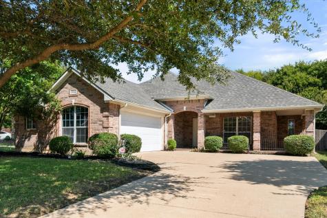 2724 Forest Lake Drive Grand Prairie TX 75052