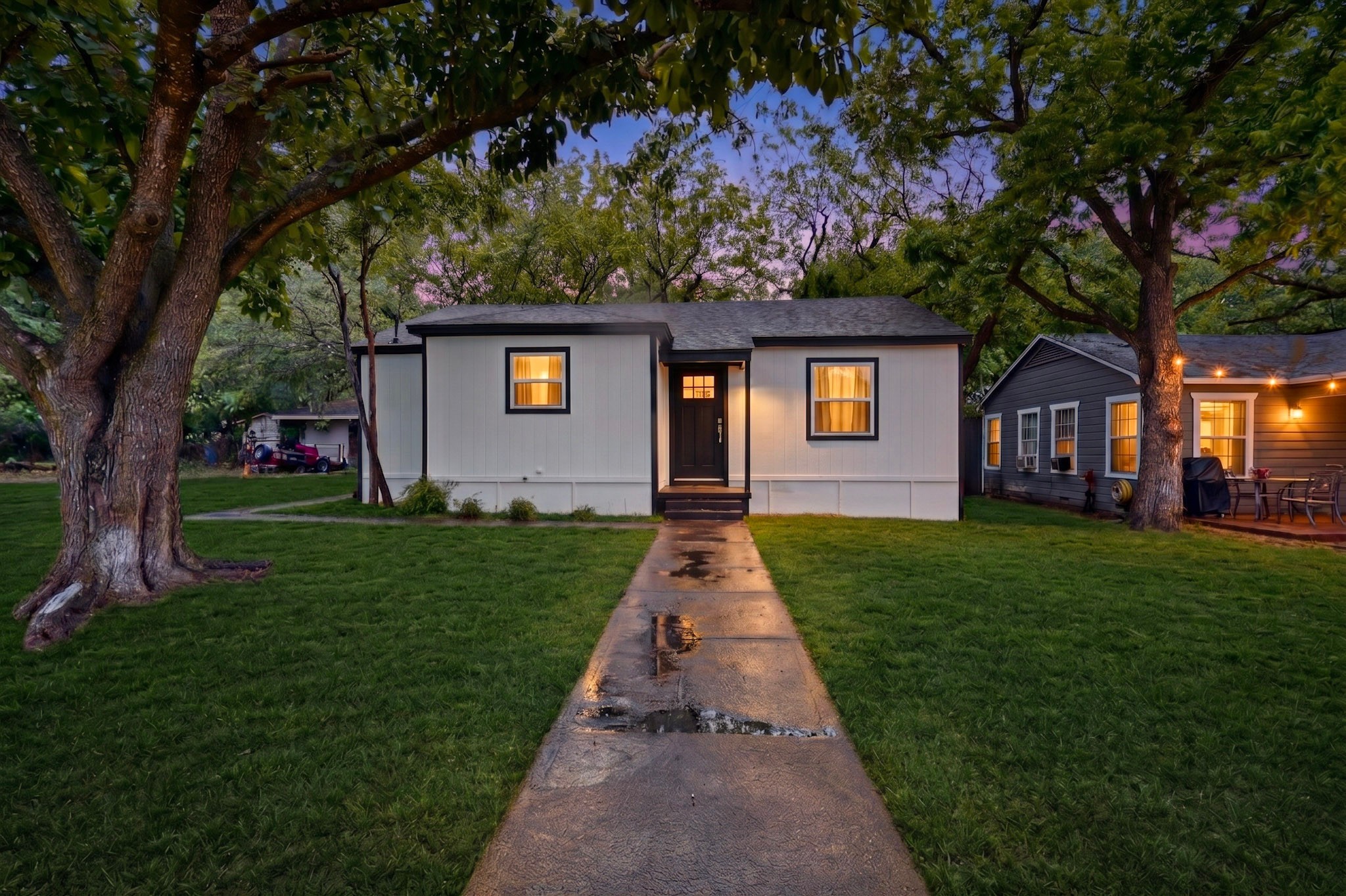 1103 N Sherman Street Ennis TX 75119