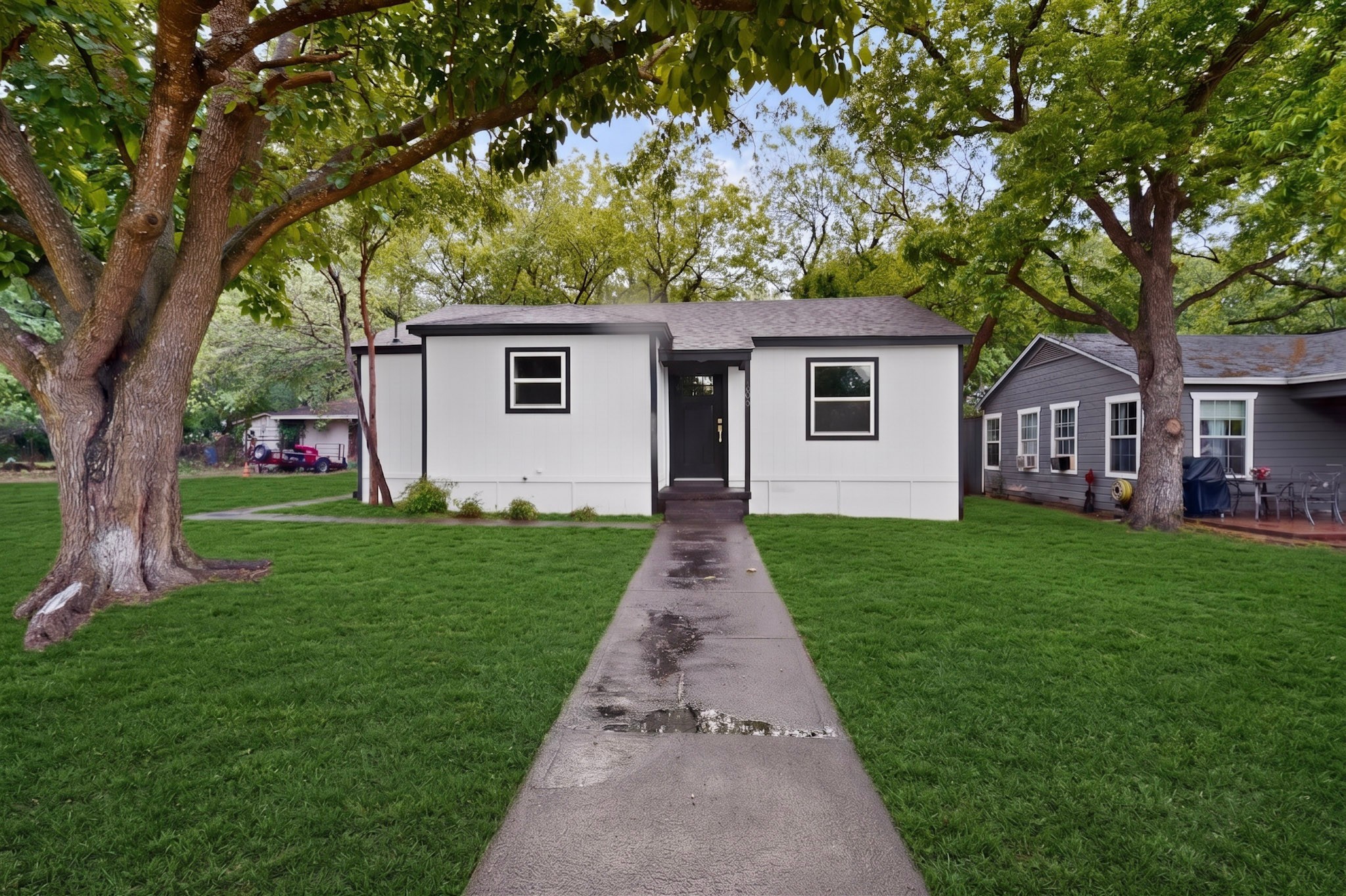 1103 N Sherman Street Ennis TX 75119