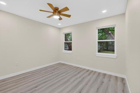1103 N Sherman Street Ennis TX 75119