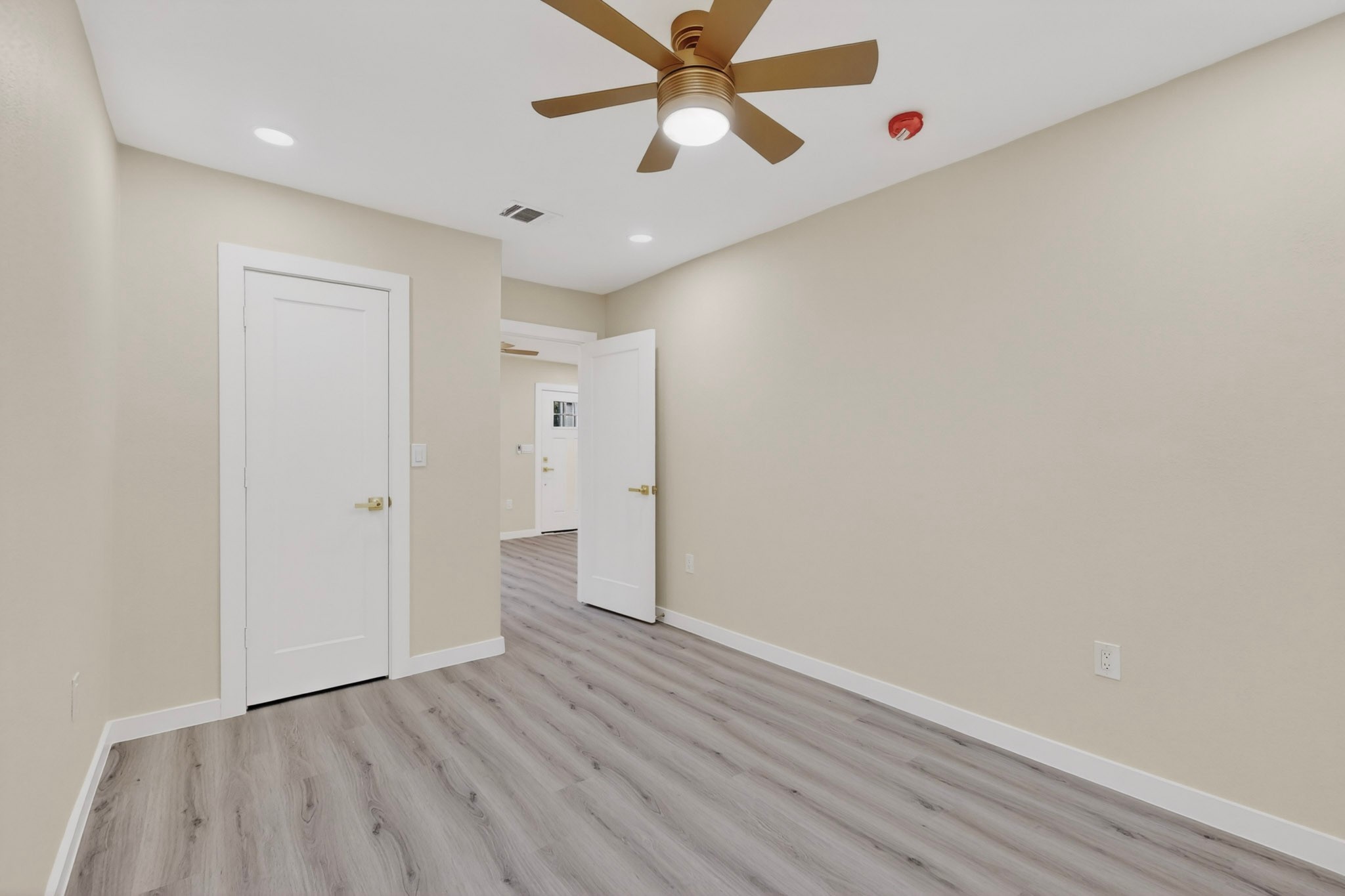 1103 N Sherman Street Ennis TX 75119