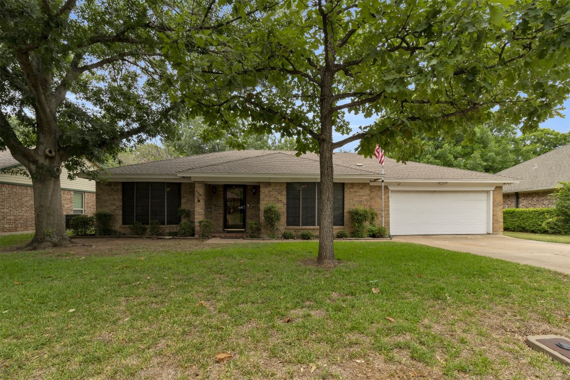 333 Suttonwood Drive Fort Worth TX 76108