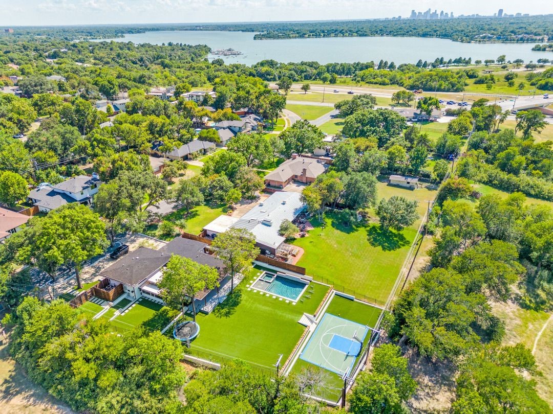 9755 Van Dyke Road Dallas TX 75218