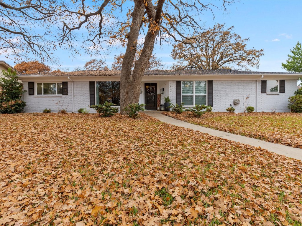 1417 Wreyhill Drive Hurst TX 76053
