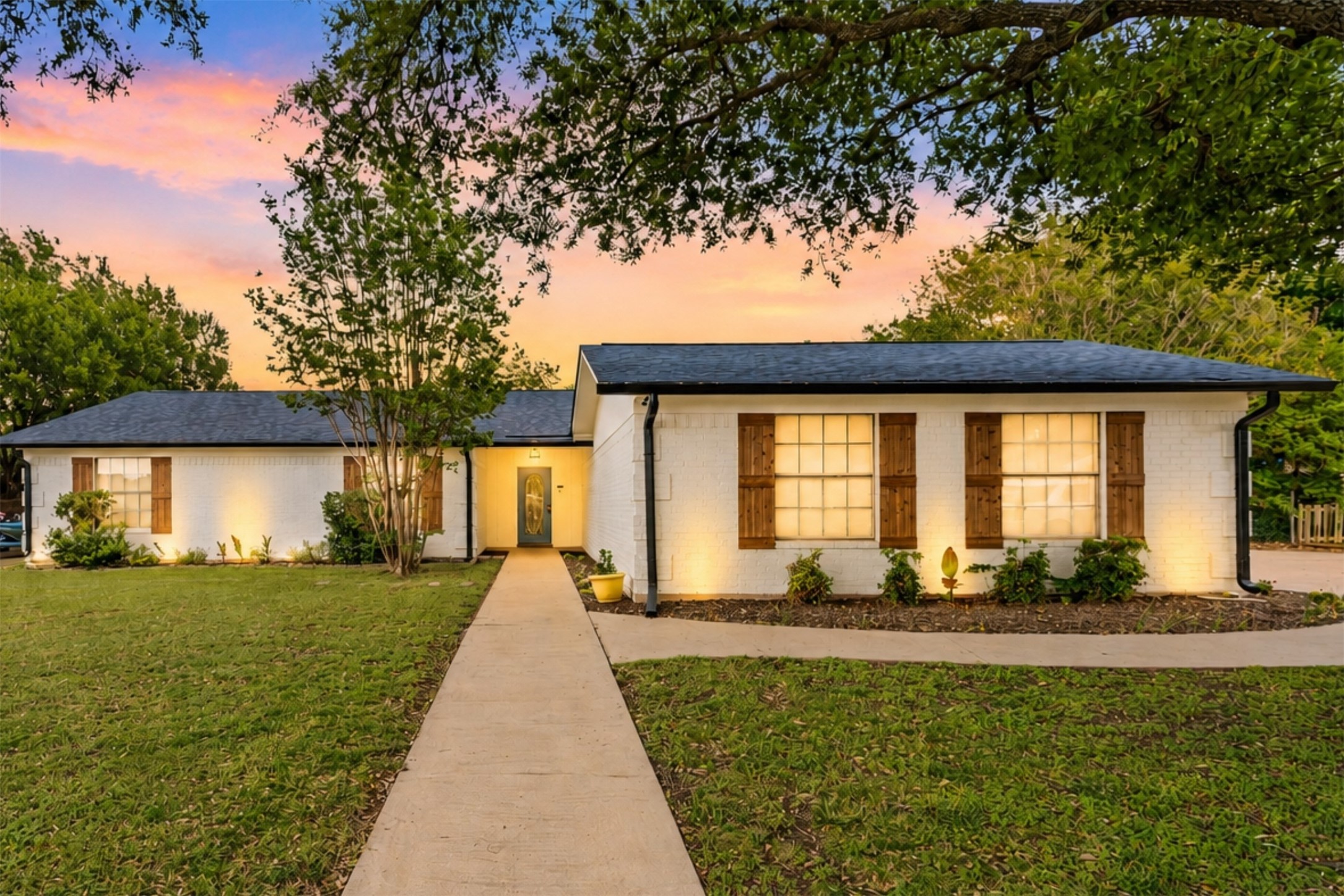 308 Texas Avenue Hewitt TX 76643