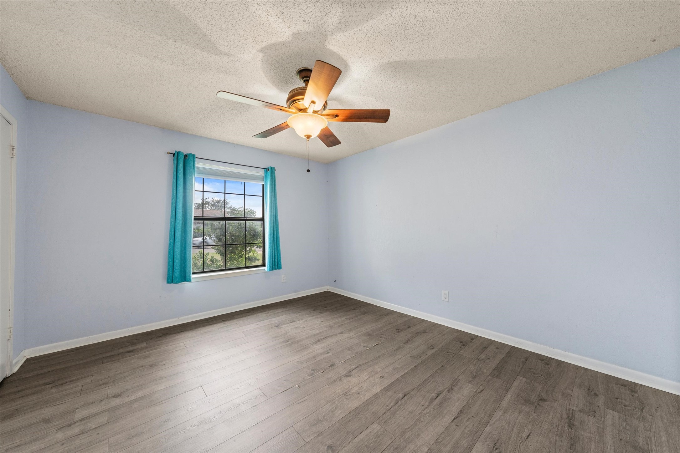 308 Texas Avenue Hewitt TX 76643