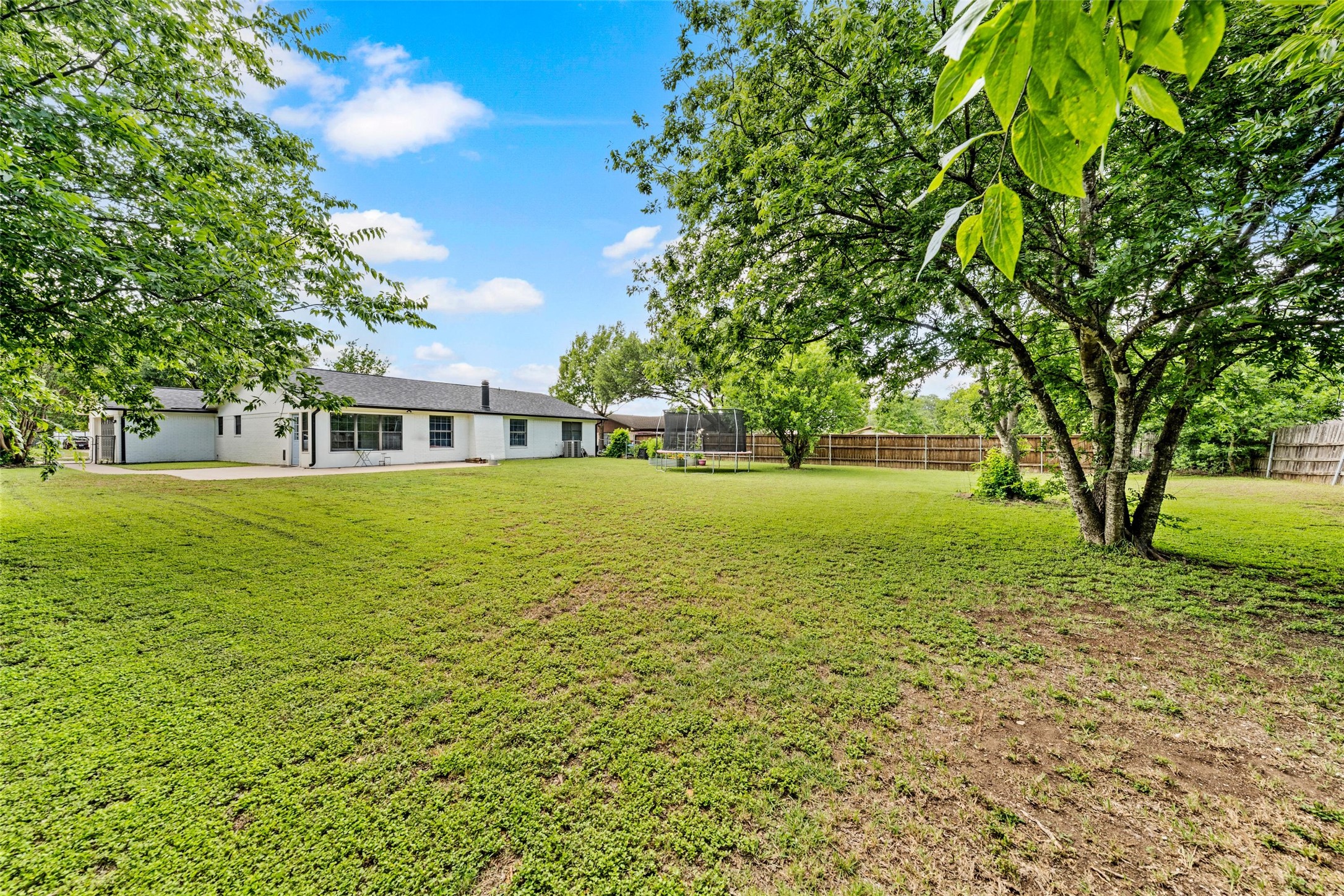 308 Texas Avenue Hewitt TX 76643