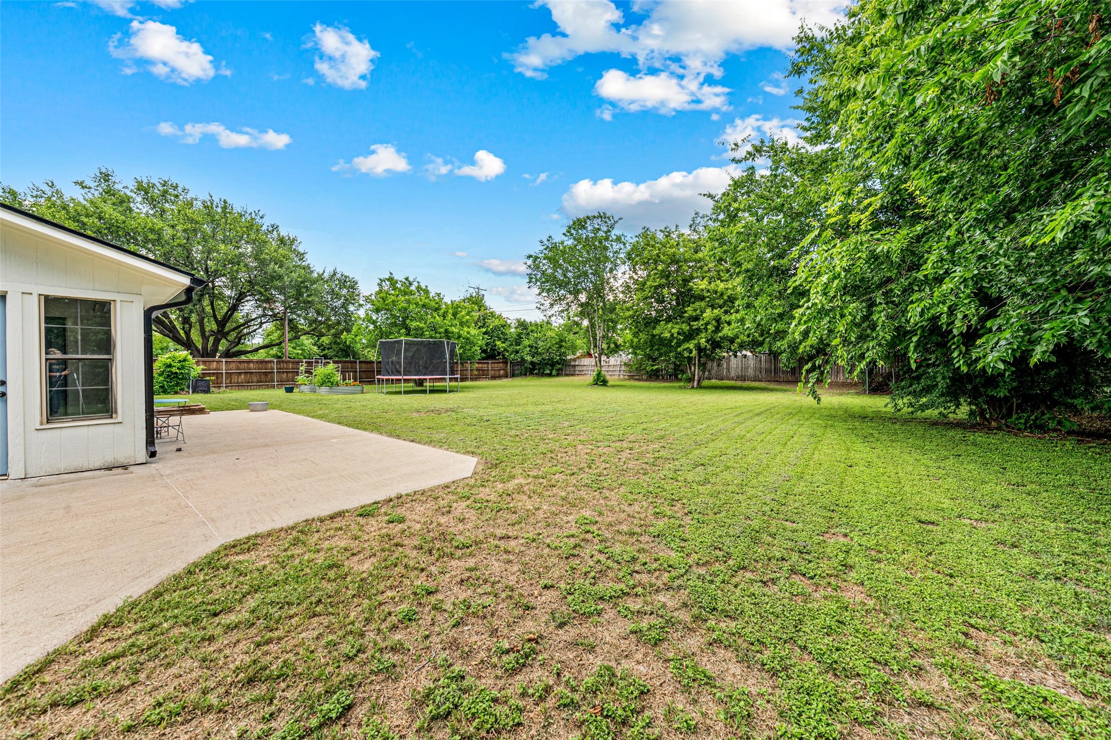 308 Texas Avenue Hewitt TX 76643