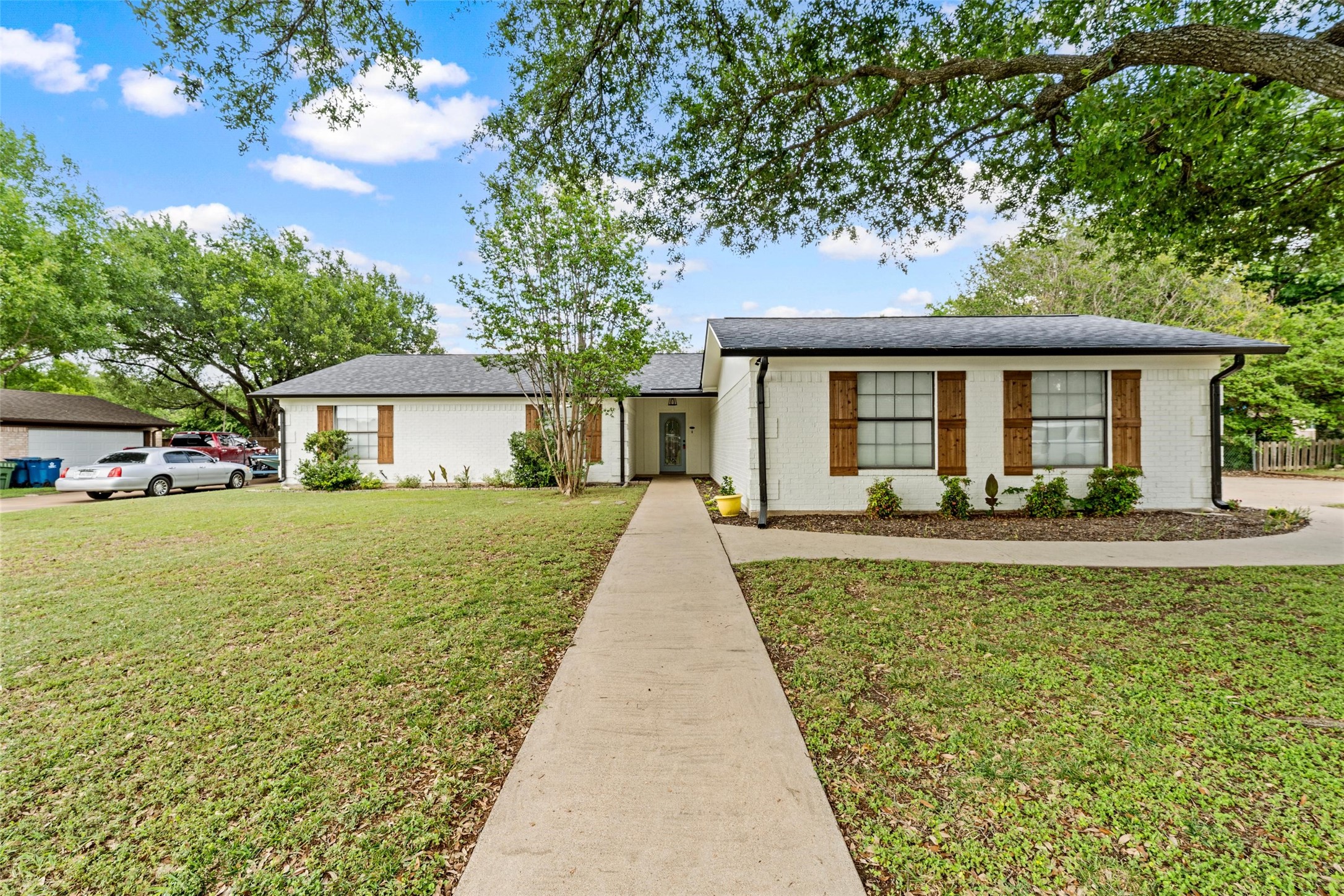 308 Texas Avenue Hewitt TX 76643