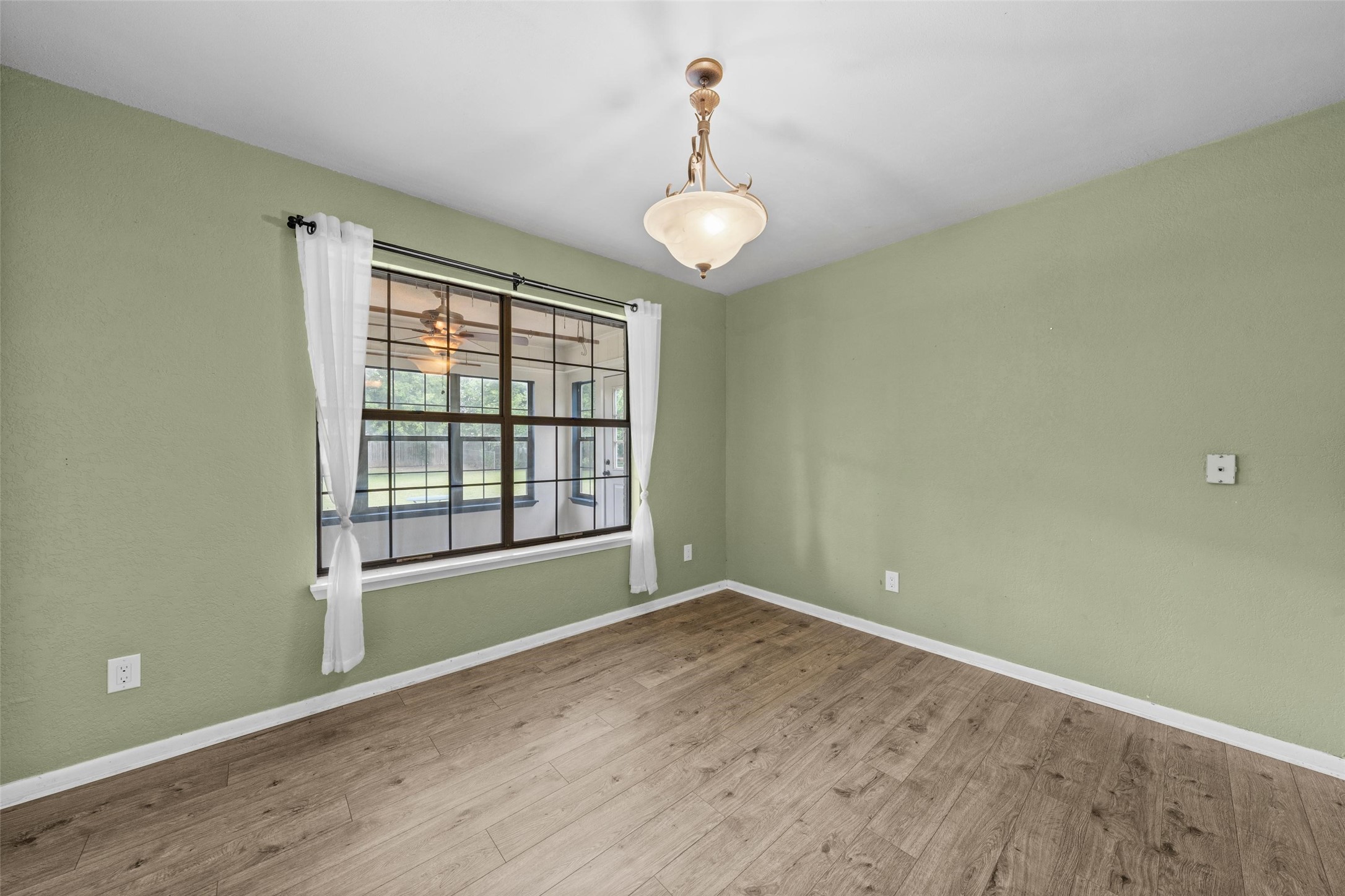 308 Texas Avenue Hewitt TX 76643