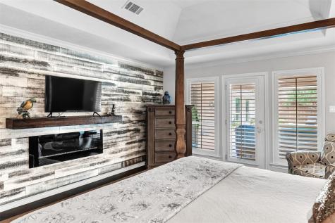 5607 Twin Brooks Dallas TX 75252