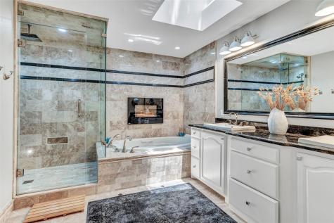 5607 Twin Brooks Dallas TX 75252
