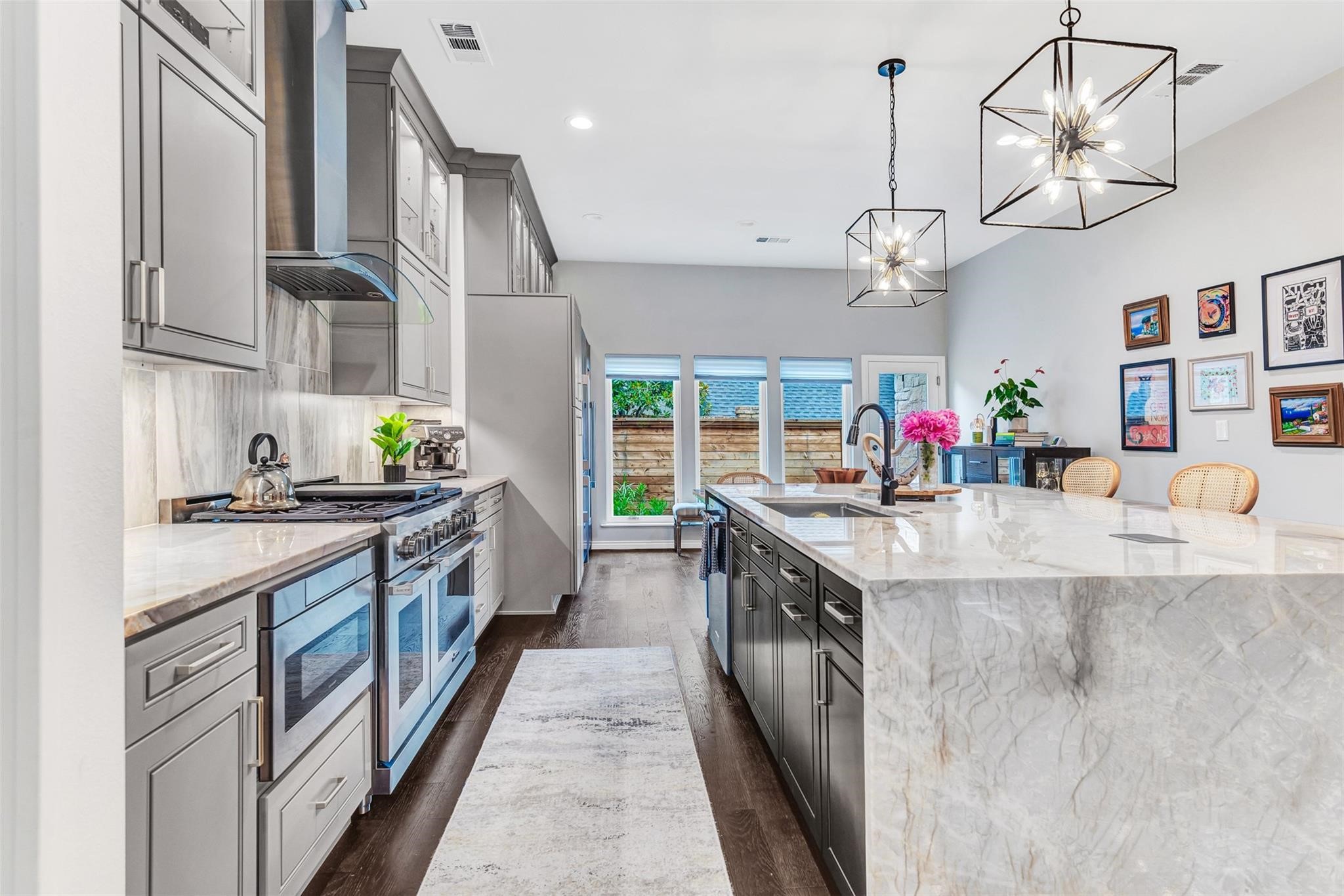 5607 Twin Brooks Dallas TX 75252