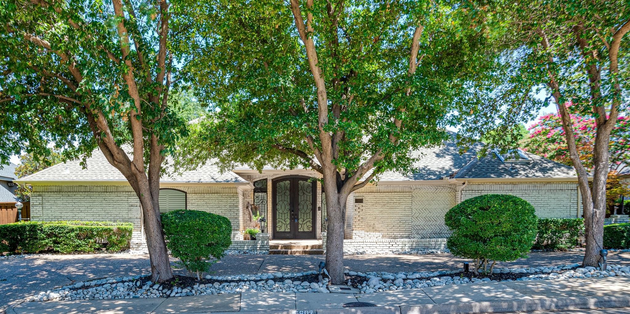 5607 Twin Brooks Dallas TX 75252