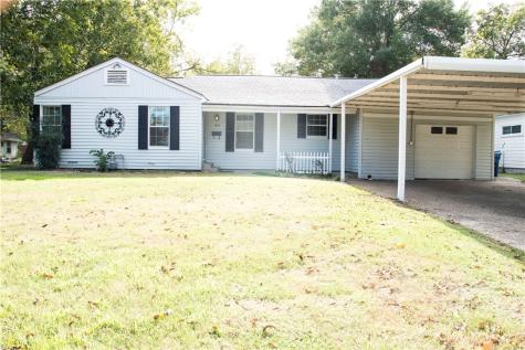 910 E Hopkins Street Mexia TX 76667